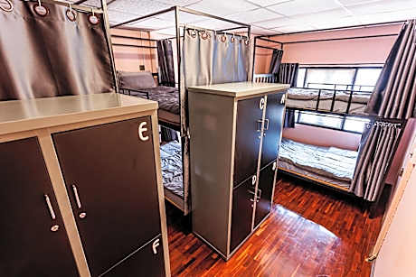 Bed in 6-Bed Mixed Dormitory Room