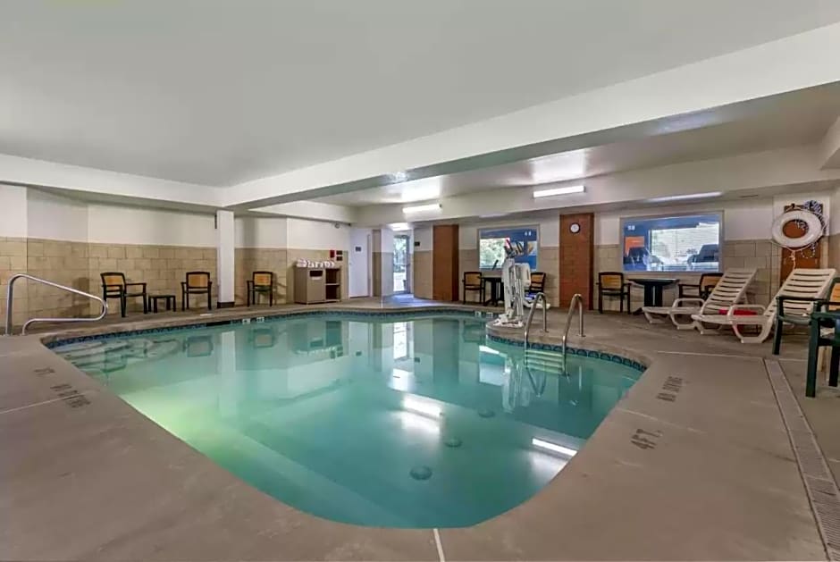 Comfort Suites Mason near Kings Island
