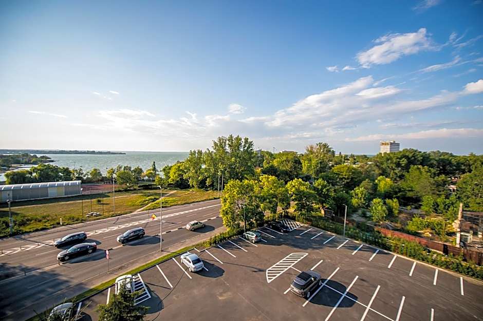 Oxford Hotel & Conference Center