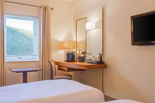 Clarion Cedar Court Wakefield Hotel