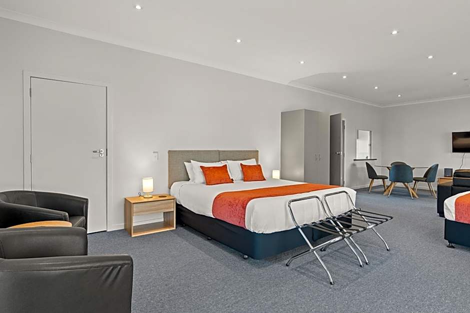 Oak Estate Motor Lodge