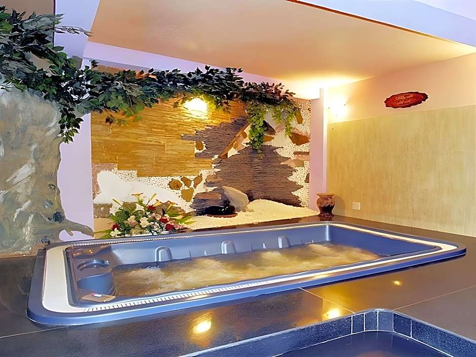 Thi Thao Gardenia Hotel