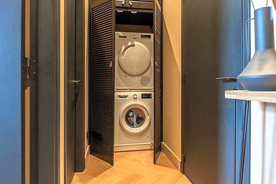 Breda Apartment w Kitchen & Private Bathroom 2p
