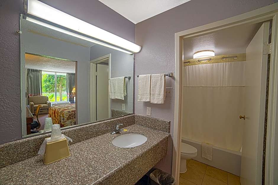 Masters Inn Selma Smithfield I-95 By OYO