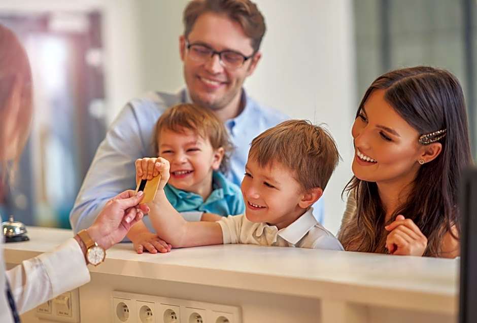 Hotel Elefantino Grey - Free Brunch & Breakfast Until 13-00 - Vicinissimi a Mirabilandia