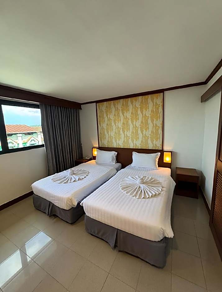 Rattana Karon Beach Hotel