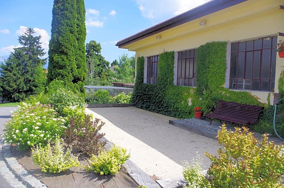 Le Paon Bleu Annecy Poisy