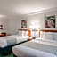 La Quinta Inn & Suites by Wyndham Indianapolis Airport Lynhurst