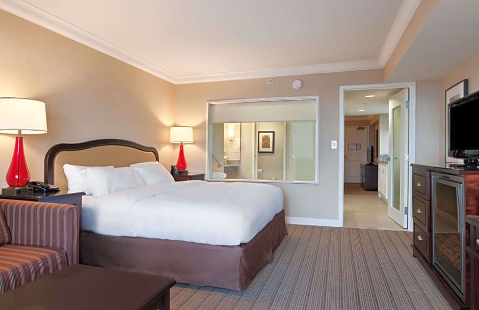 Hilton Niagara Falls / Fallsview Hotel & Suites