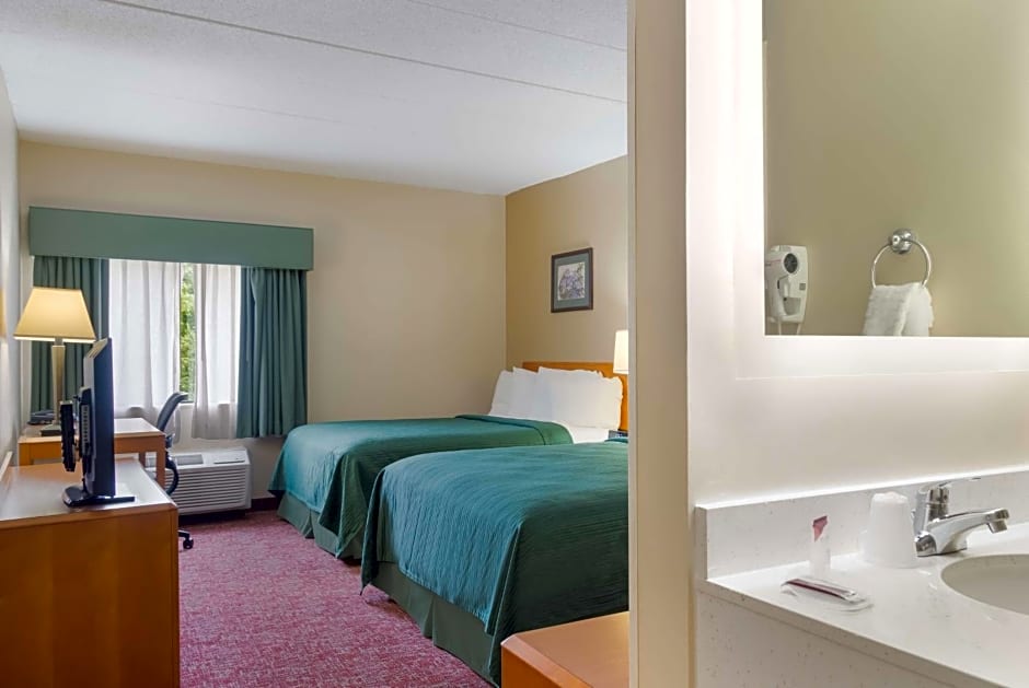 All Seasons Inn & Suites