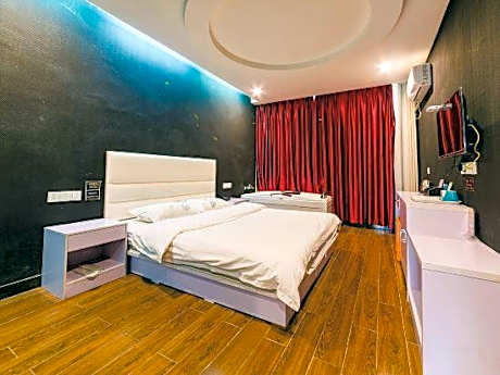 Dong Fang Hotel