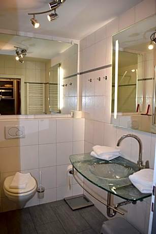 Studio Apartment with One Double Bed