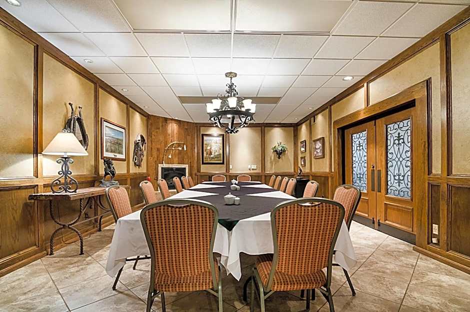 Clarion Inn Garden City