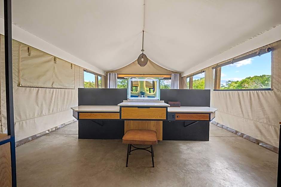 Little Africa Safari Lodge