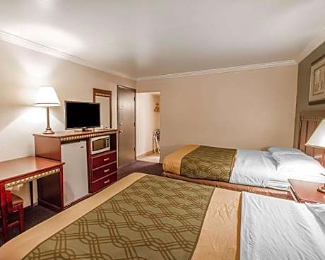 Queen Room with Two Queen Beds - Non-Smoking