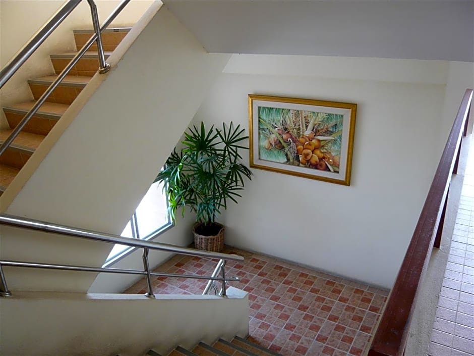 Thanapa Place – Bangkok, NY