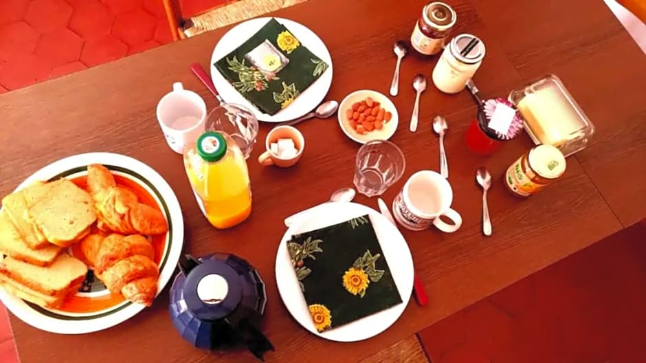 Chambre privée dans maison centre-ville Sens Petit-déjeuner compris