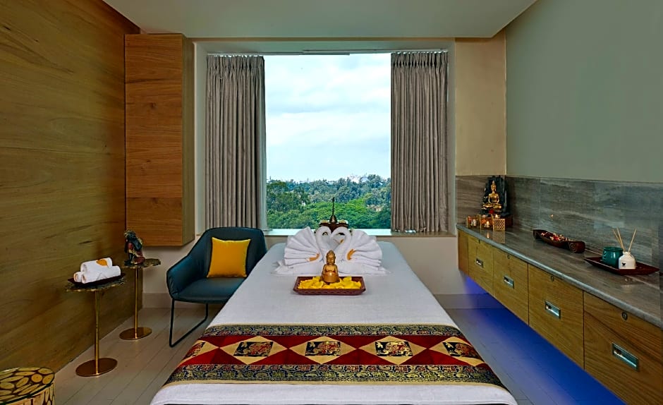 Radisson Bengaluru City Center