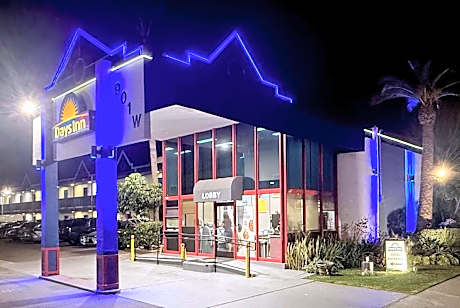 Days Inn by Wyndham Los Angeles LAX Airport/Stadium Area