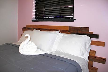 Quadruple Room with Private Bathroom