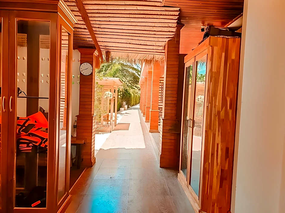 Charming Lipe Beach Resort