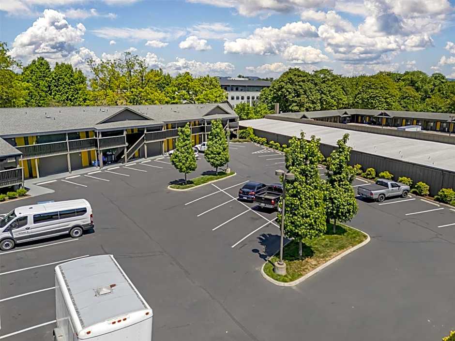 Best Western New Oregon Motel