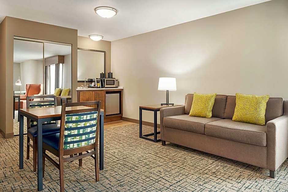 Hilton Garden Inn Dubuque Down