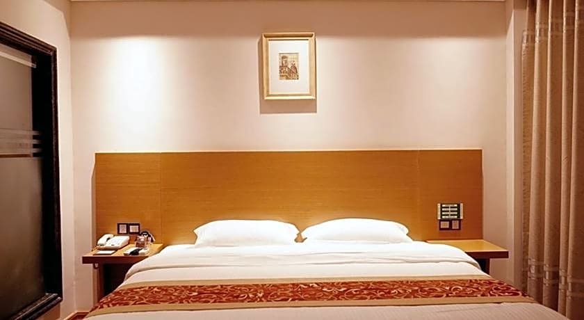 GreenTree Inn HePu Huanzhu South Road Transit Center Express Hotel