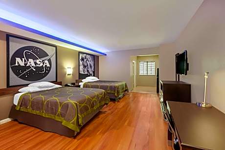 Queen Room with Two Queen Beds - Non-Smoking