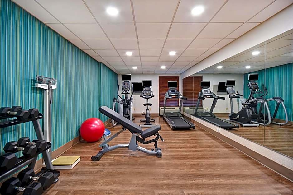 Holiday Inn Express & Suites Allentown-Dorney Park Area By IHG