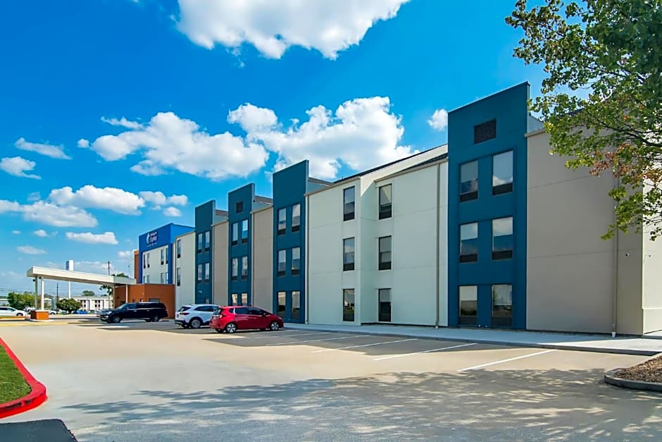 Holiday Inn Express & Suites Joplin Southeast by IHG