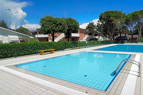 Modern flat in a residence with pools - Beahost
