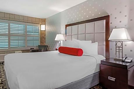 1 King Bed, Non-Smoking, Flat Screen Television, Wi-Fi, Full Breakfast