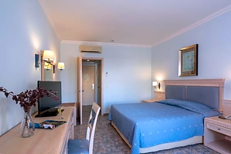 Family Suite With 2 Seperate Bedrooms