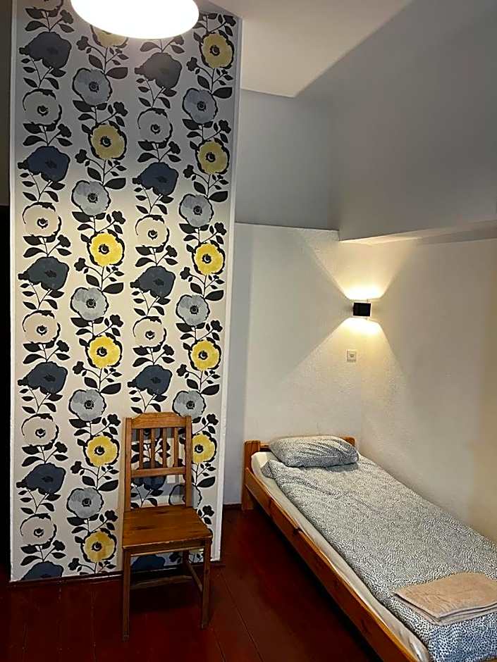 Hostel Retro