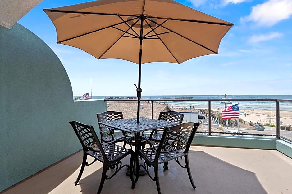 Beach House Inn & Suites