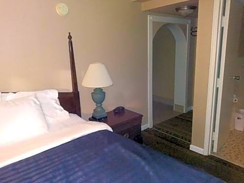 Days Inn by Wyndham Hot Springs