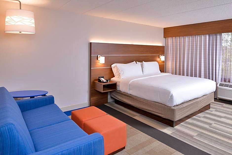 Photo 1 of 12 of Standard 1 King Bed with Sofabed