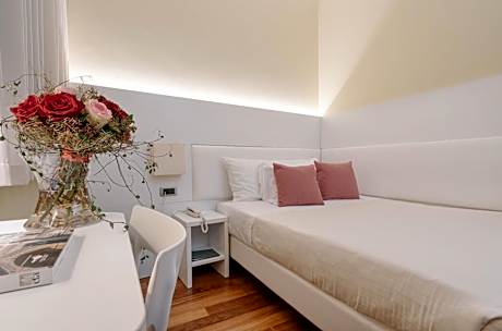 Single Room with French Bed