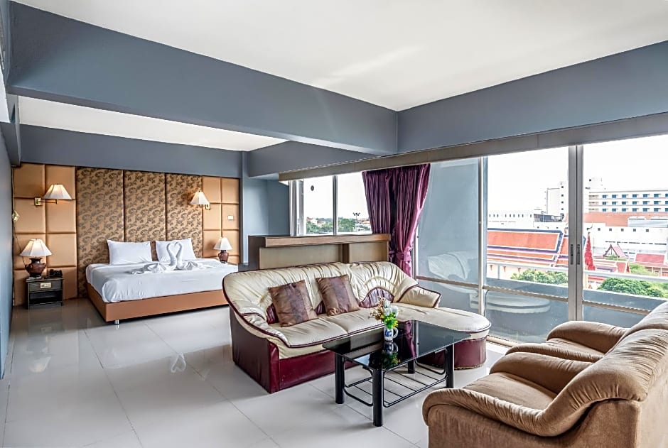 Ayothaya Riverside Hotel