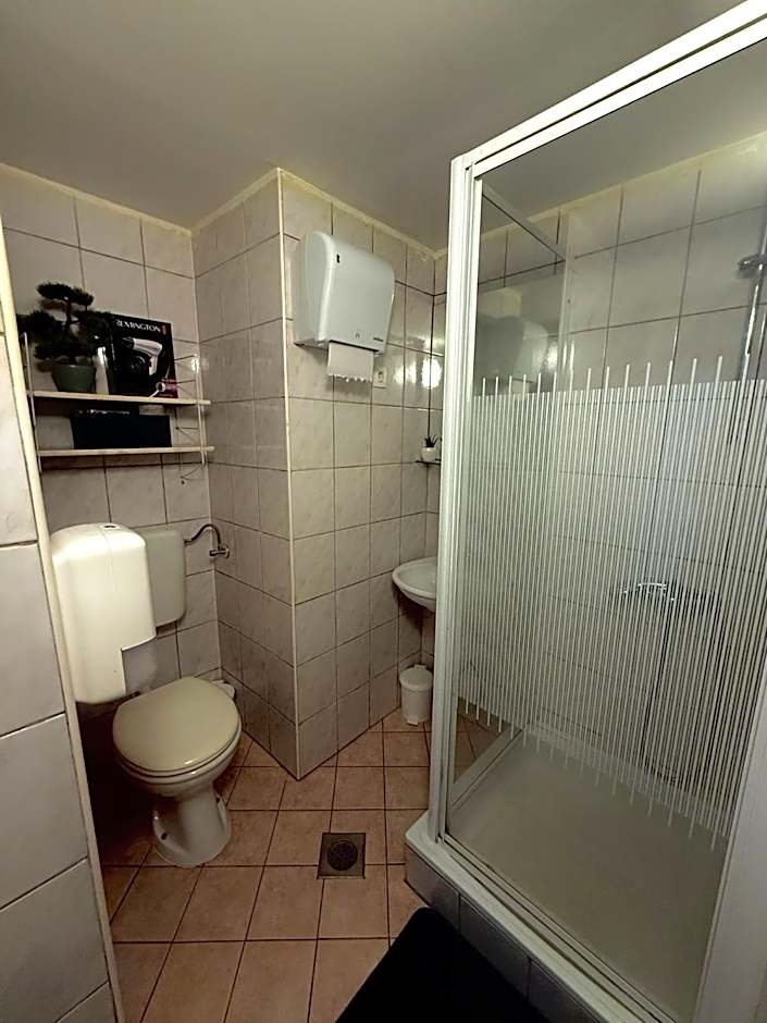 Bed & Breakfast LakeBled House