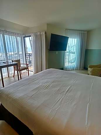 King Room with Balcony