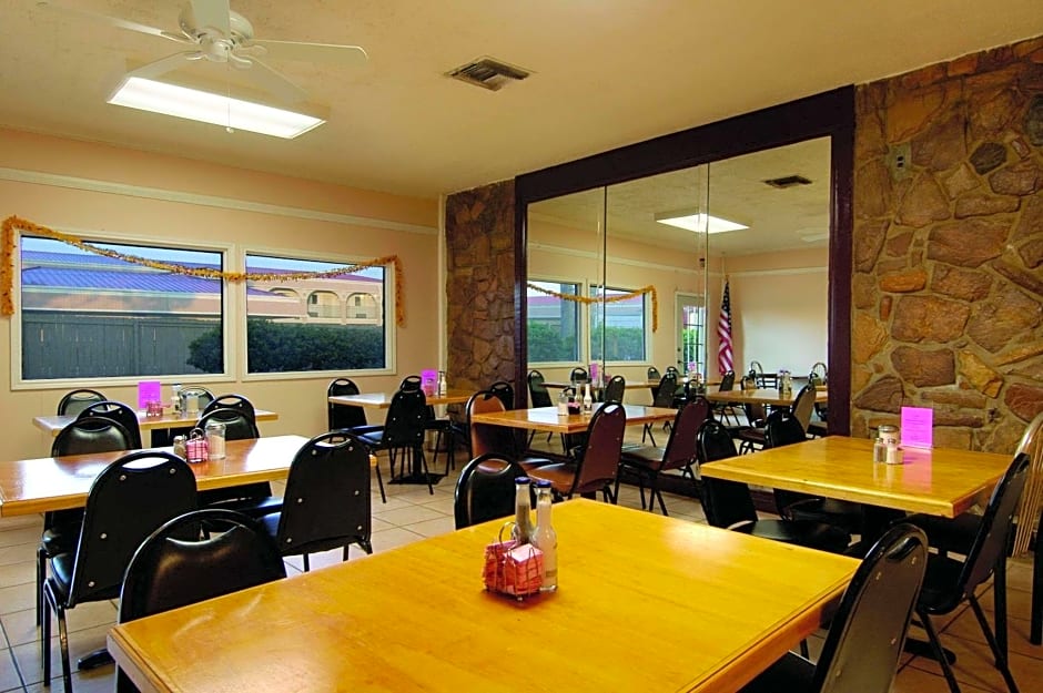 Americas Best Value Inn & Suites-College Station