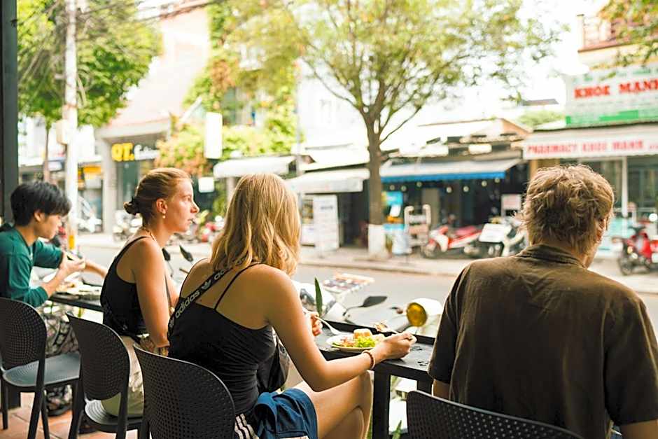 Harmony Old Town Hostel & Pool Bar