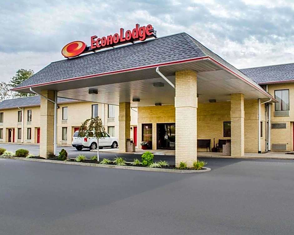 Photo 1 of 18 of Econo Lodge Mifflintown