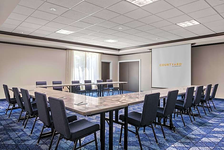 Courtyard by Marriott Evansville East