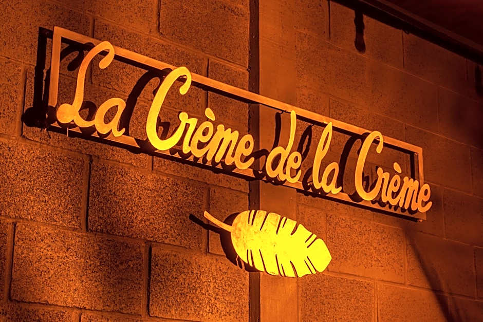 La Créme de la Créme Hostel