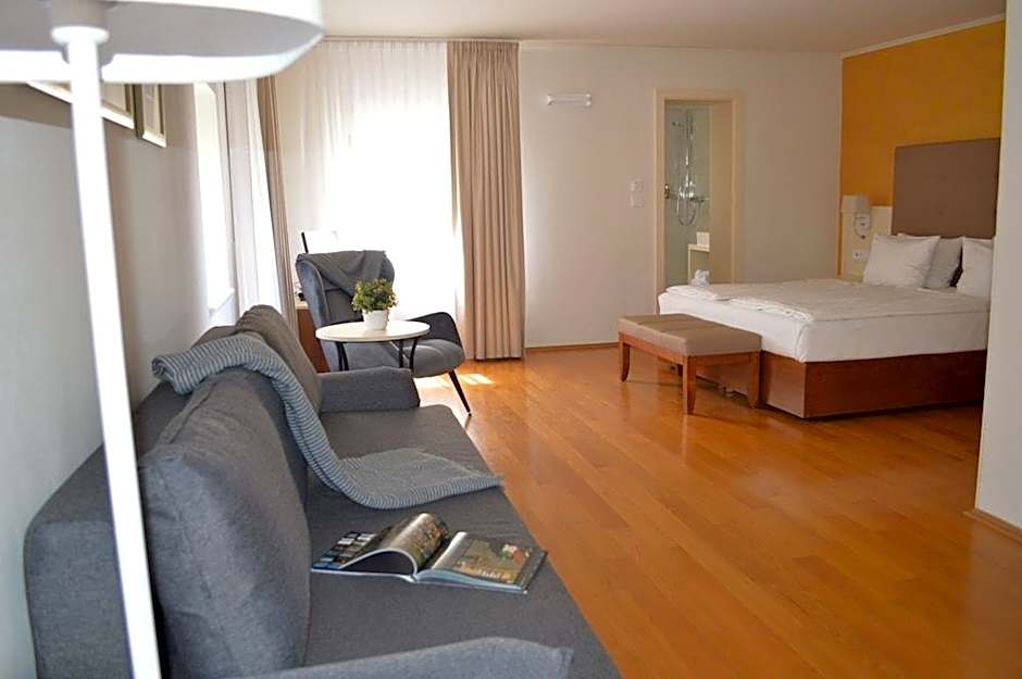 The Golden Wheel Boutique Hotel