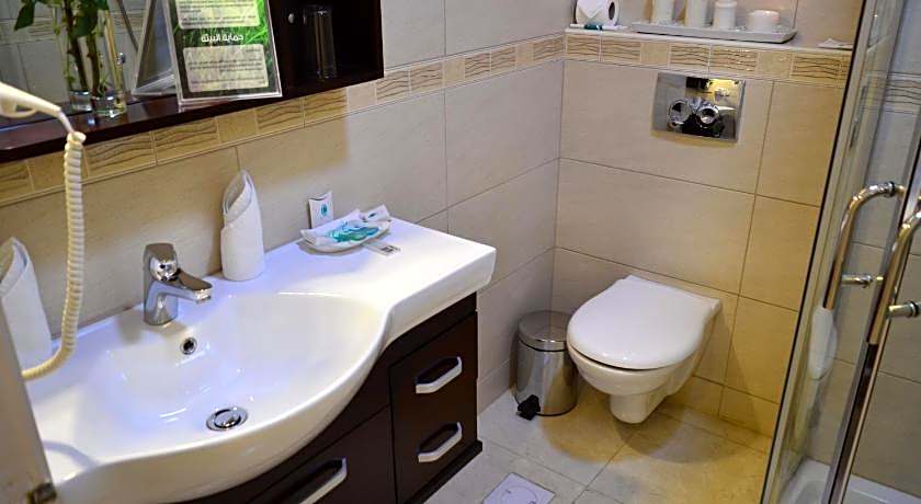 Comfort Hotel Suites