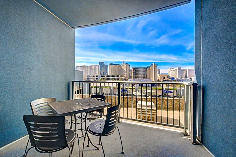 Princess II Suite Platinum * Balcony Strip Views